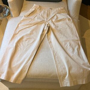 Abercrombie & Fitch Front pleated wide leg khakis 31R